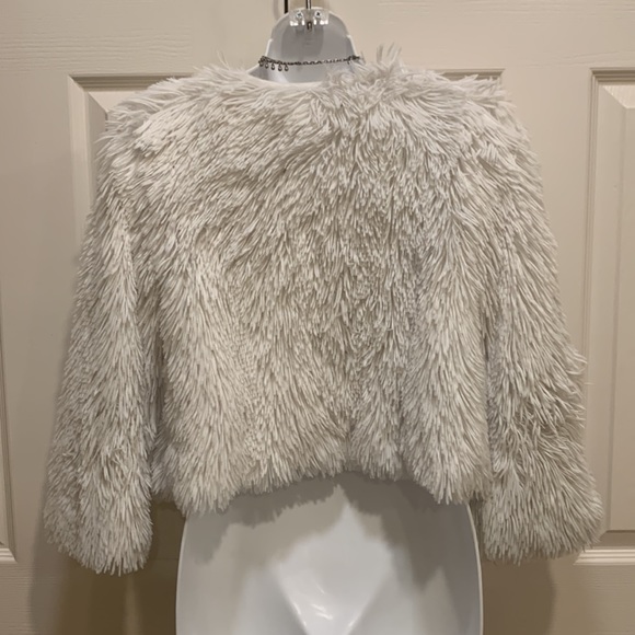 White Faux Fur Cardigan Jacket❤️New Listing❤️ - Picture 9 of 10